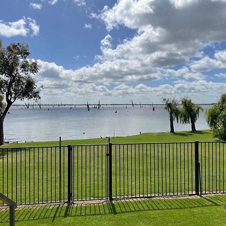 Absolute Waterfront At Woodlands Villa Yarrawonga Exterior photo