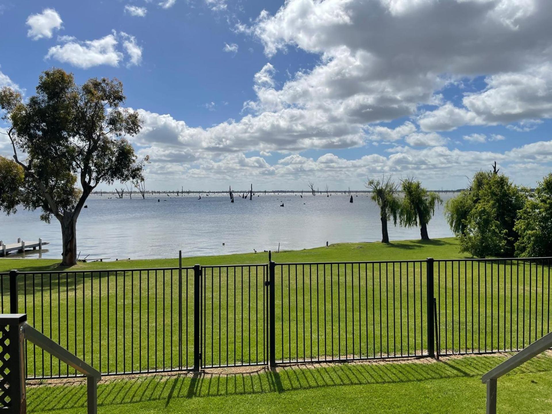 Absolute Waterfront At Woodlands Villa Yarrawonga Exterior photo